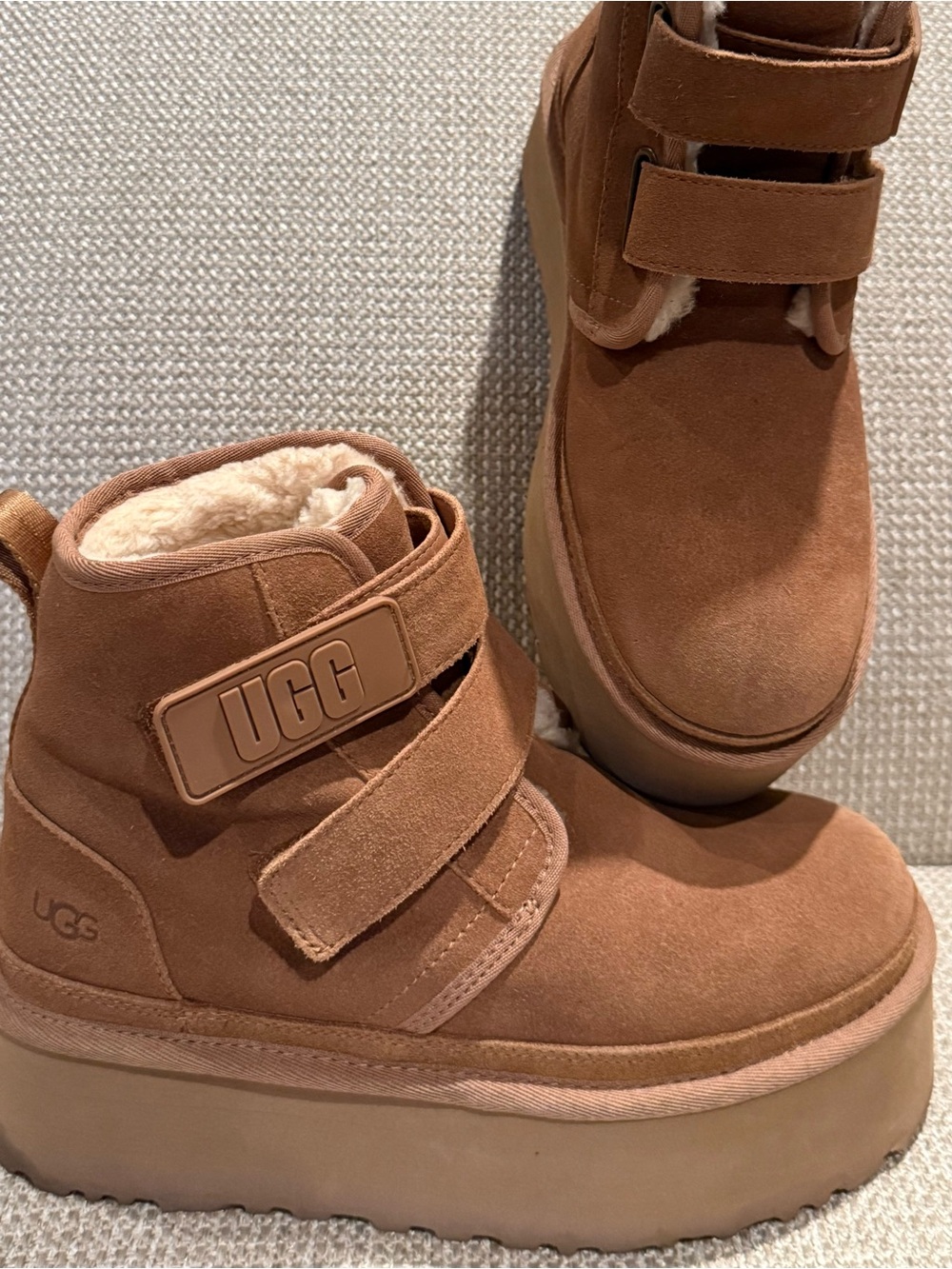 UGG Woman’s Sz 9,Chestnut Suede Platform Boots